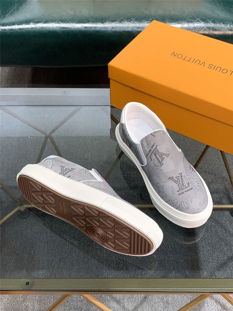 Louis Vuitton Men SNEAKER