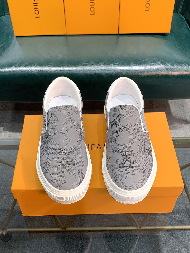 Louis Vuitton Men SNEAKER