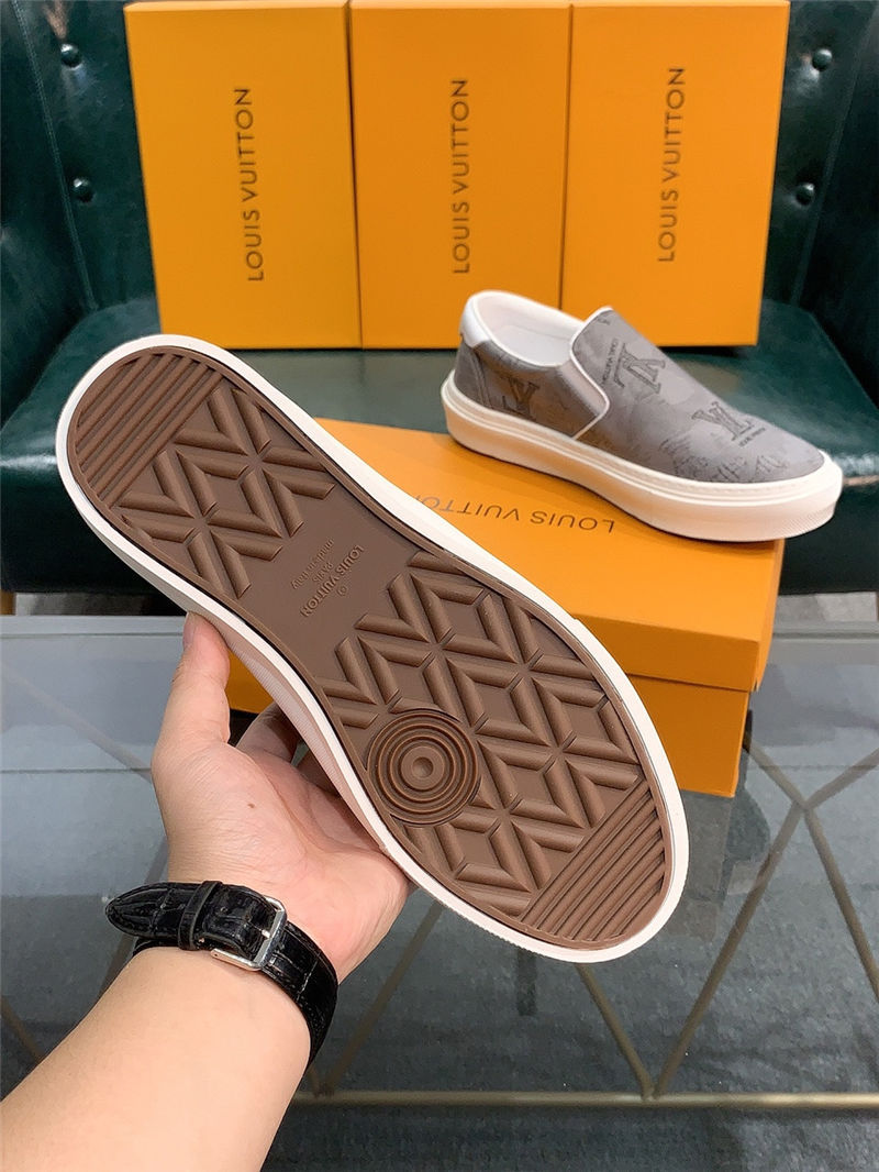 Louis Vuitton Men SNEAKER