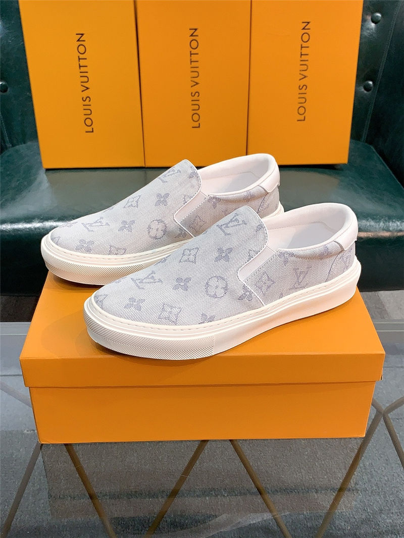 Louis Vuitton Men SNEAKER