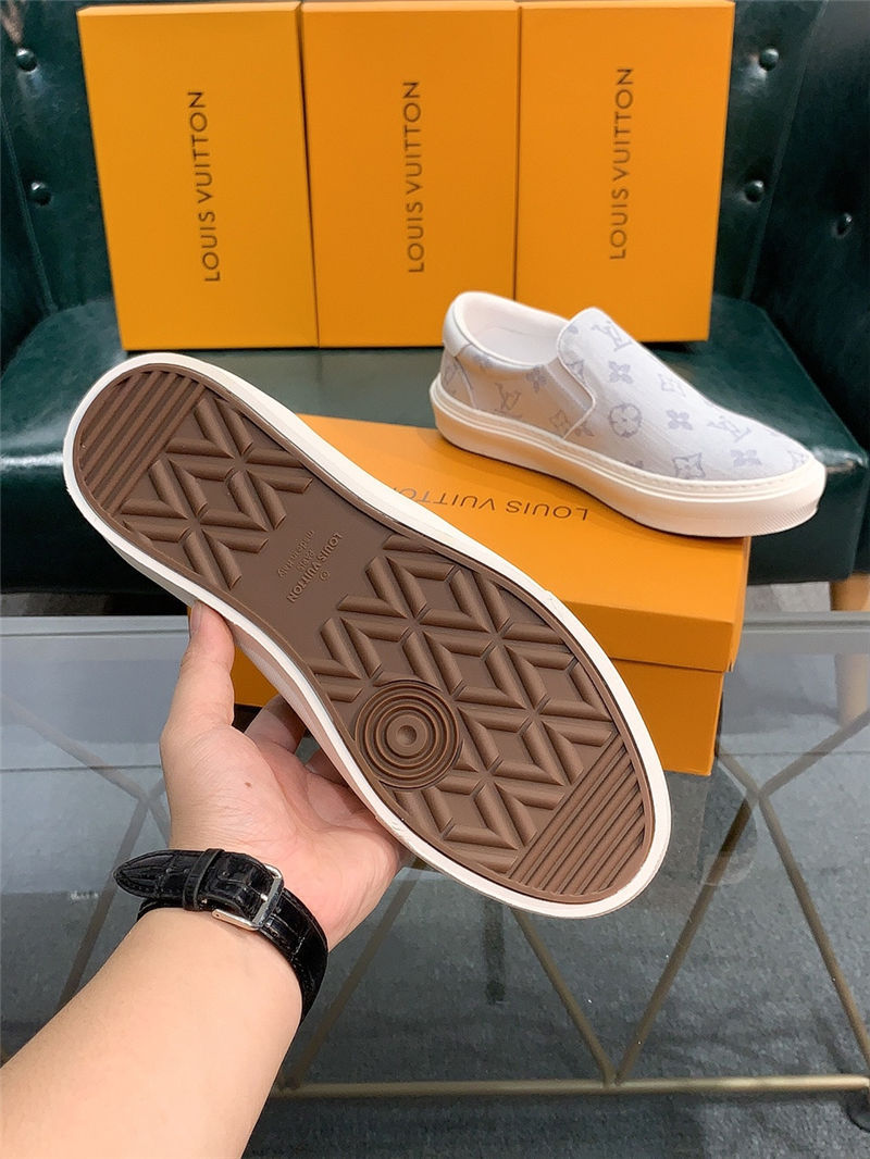 Louis Vuitton Men SNEAKER