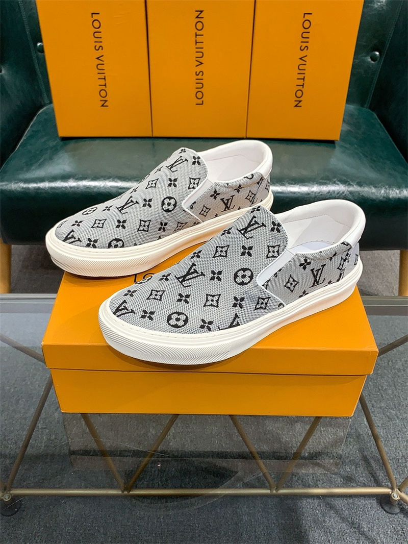 Louis Vuitton Men SNEAKER