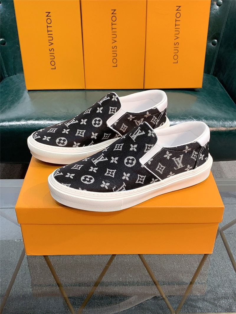 Louis Vuitton Men SNEAKER