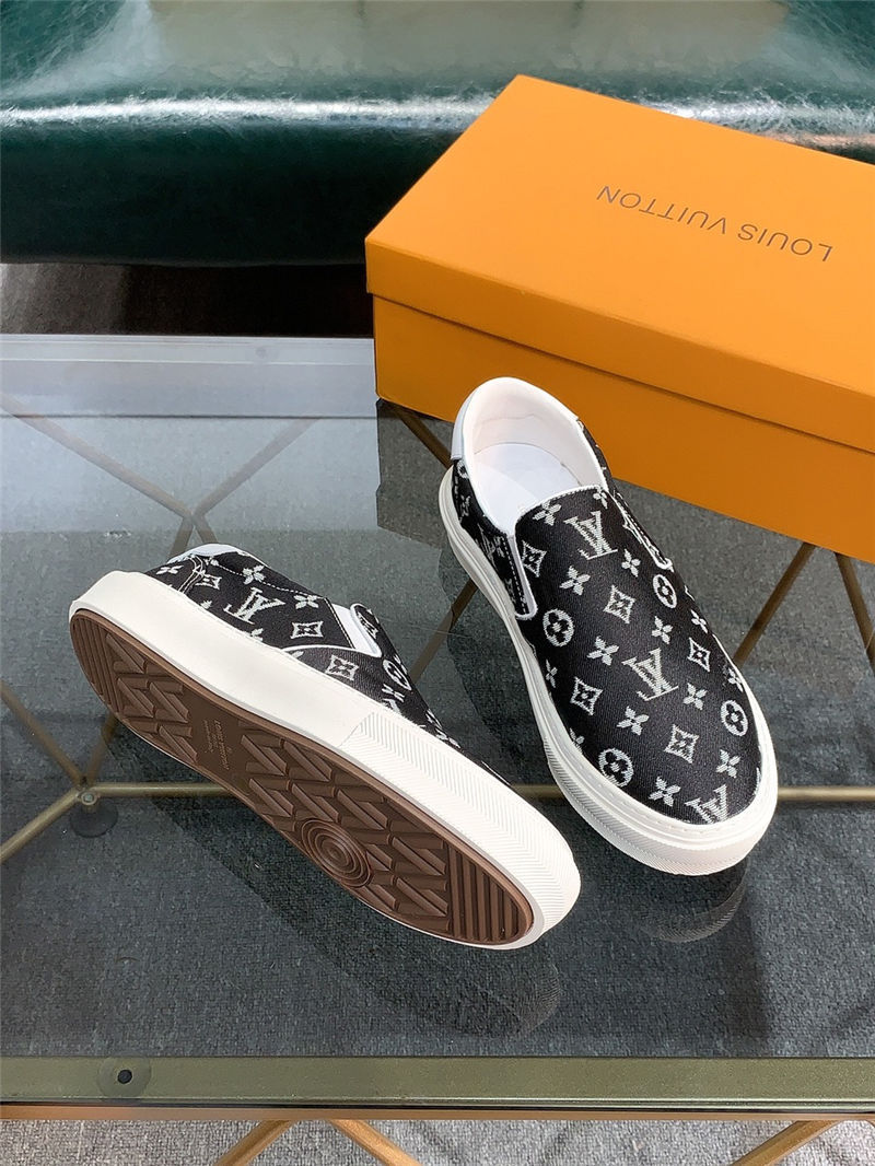 Louis Vuitton Men SNEAKER