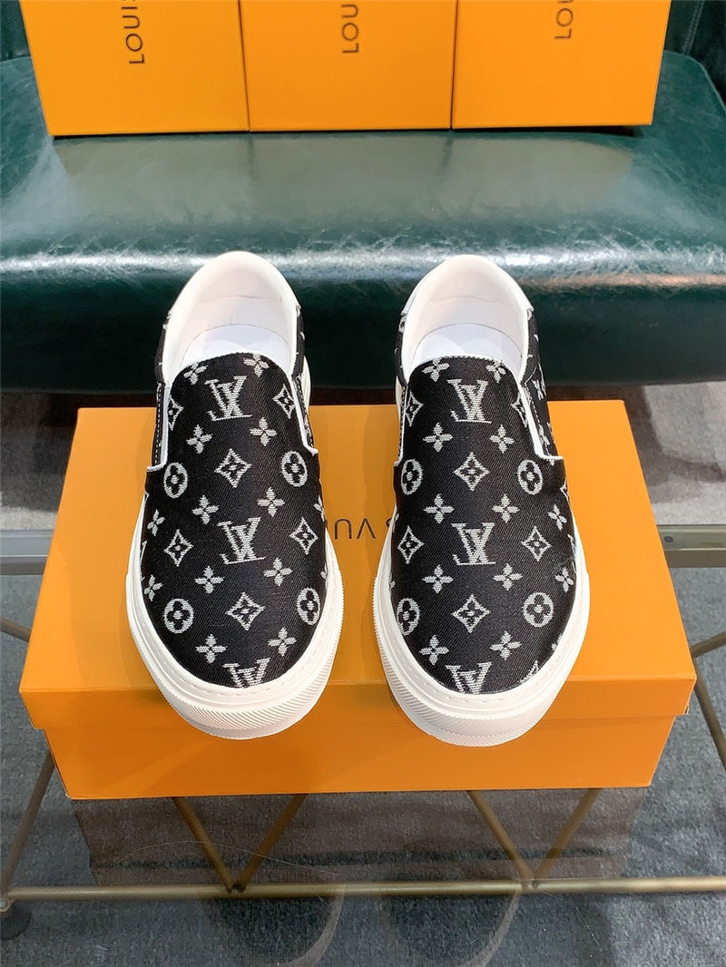 Louis Vuitton Men SNEAKER