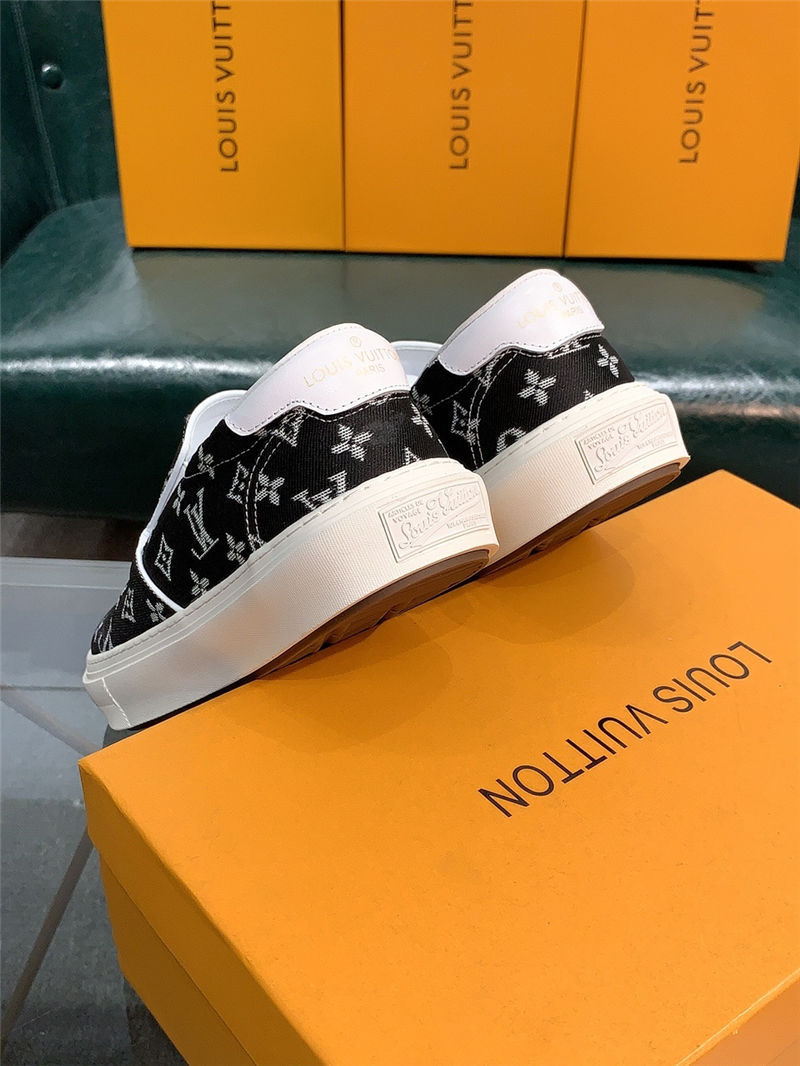 Louis Vuitton Men SNEAKER