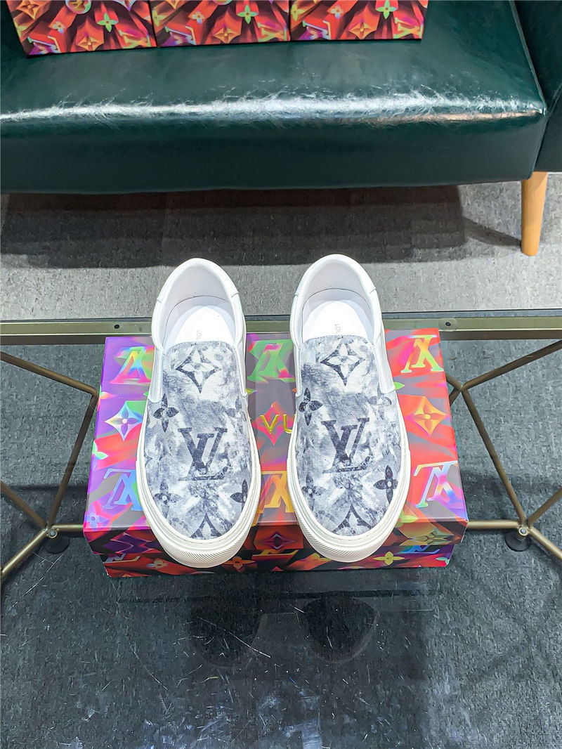 Louis Vuitton Men SNEAKER