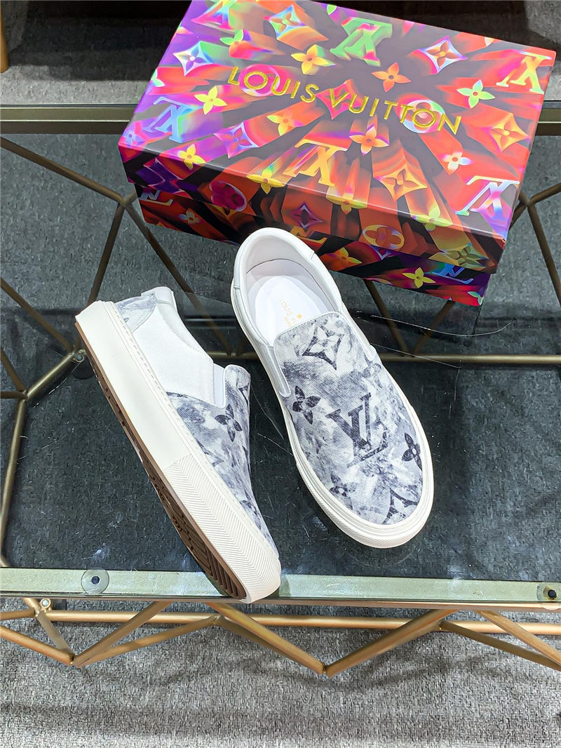 Louis Vuitton Men SNEAKER