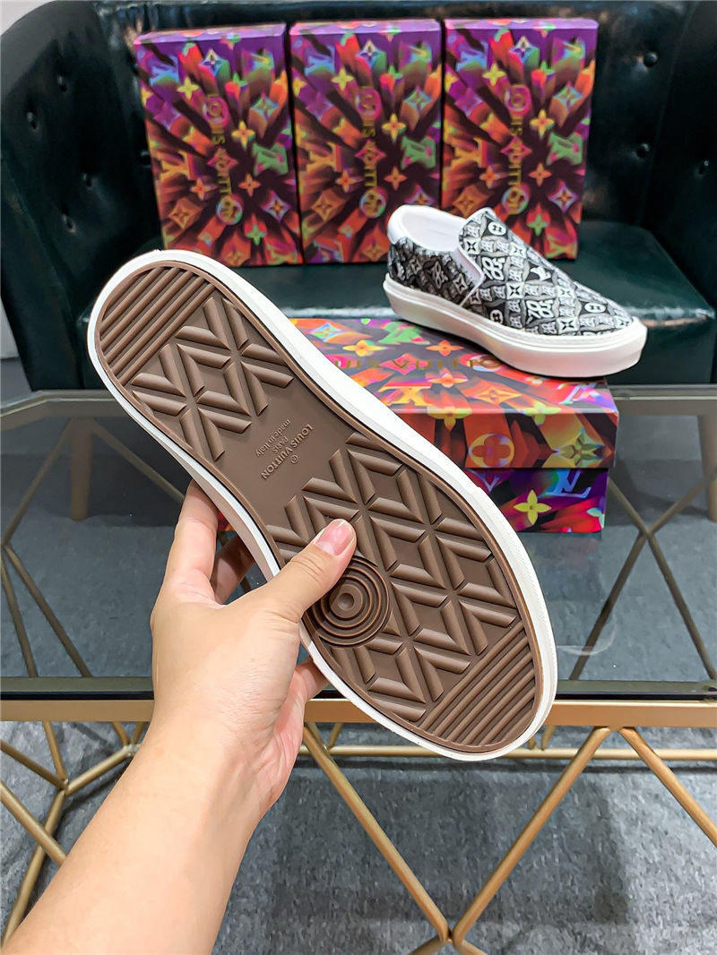 Louis Vuitton Men SNEAKER