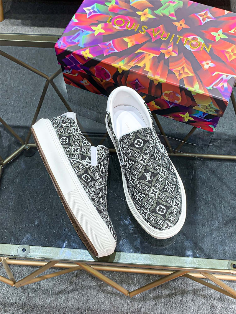 Louis Vuitton Men SNEAKER