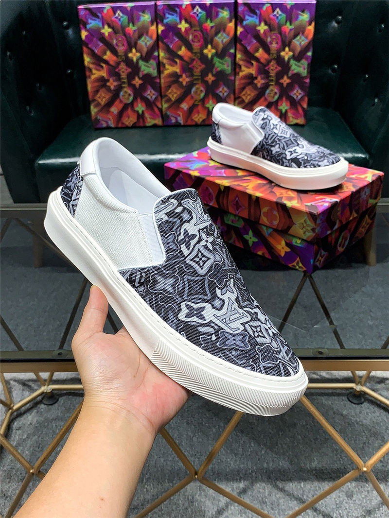 Louis Vuitton Men SNEAKER