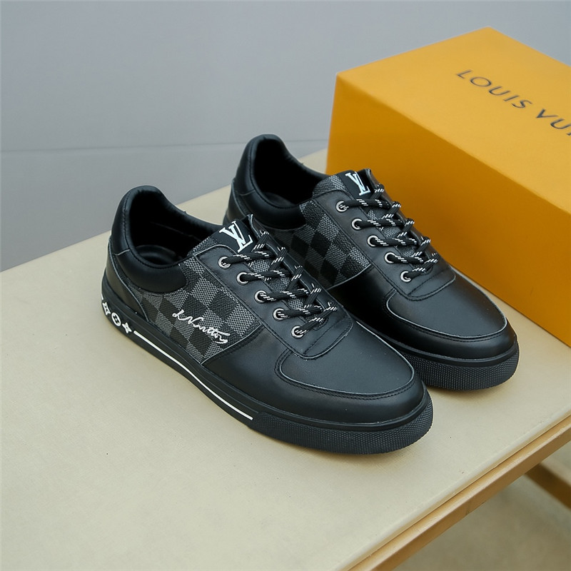 Louis Vuitton Men SNEAKER