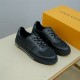 Louis Vuitton Men SNEAKER