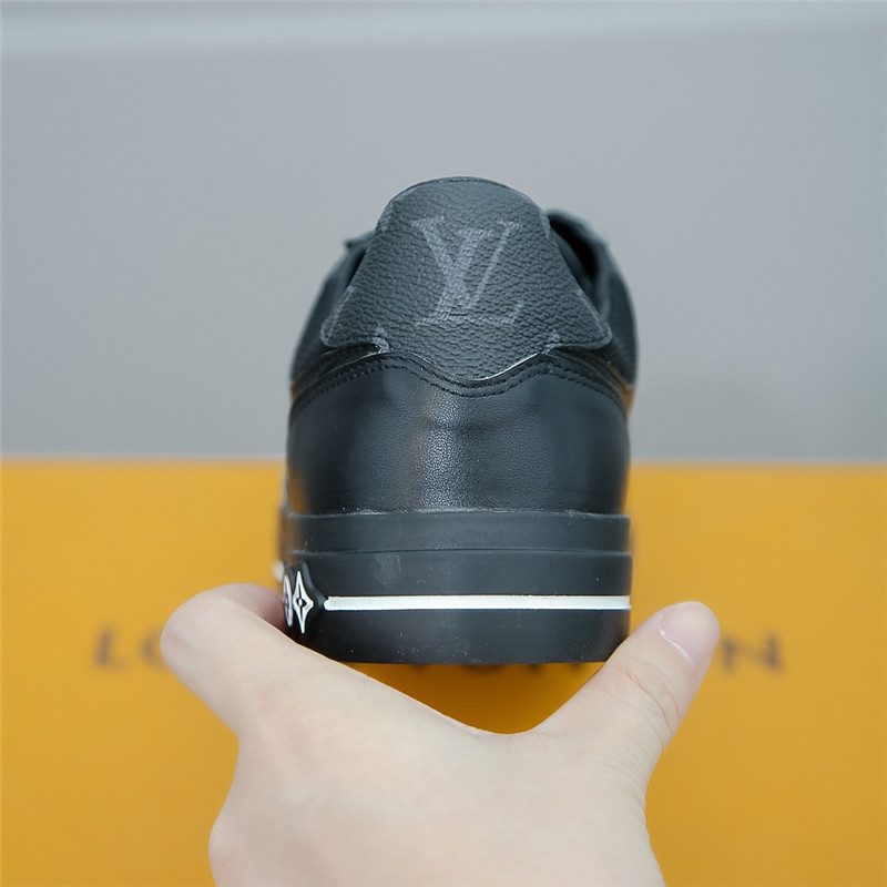 Louis Vuitton Men SNEAKER