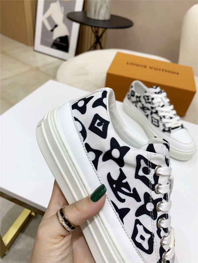 Louis Vuitton Women Sneakers