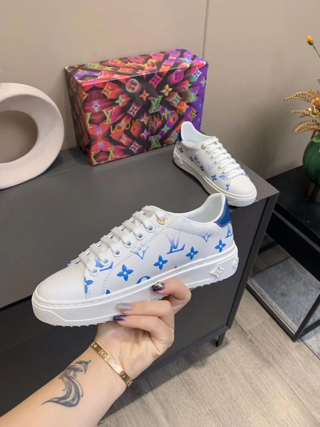 Louis Vuitton Women Sneakers