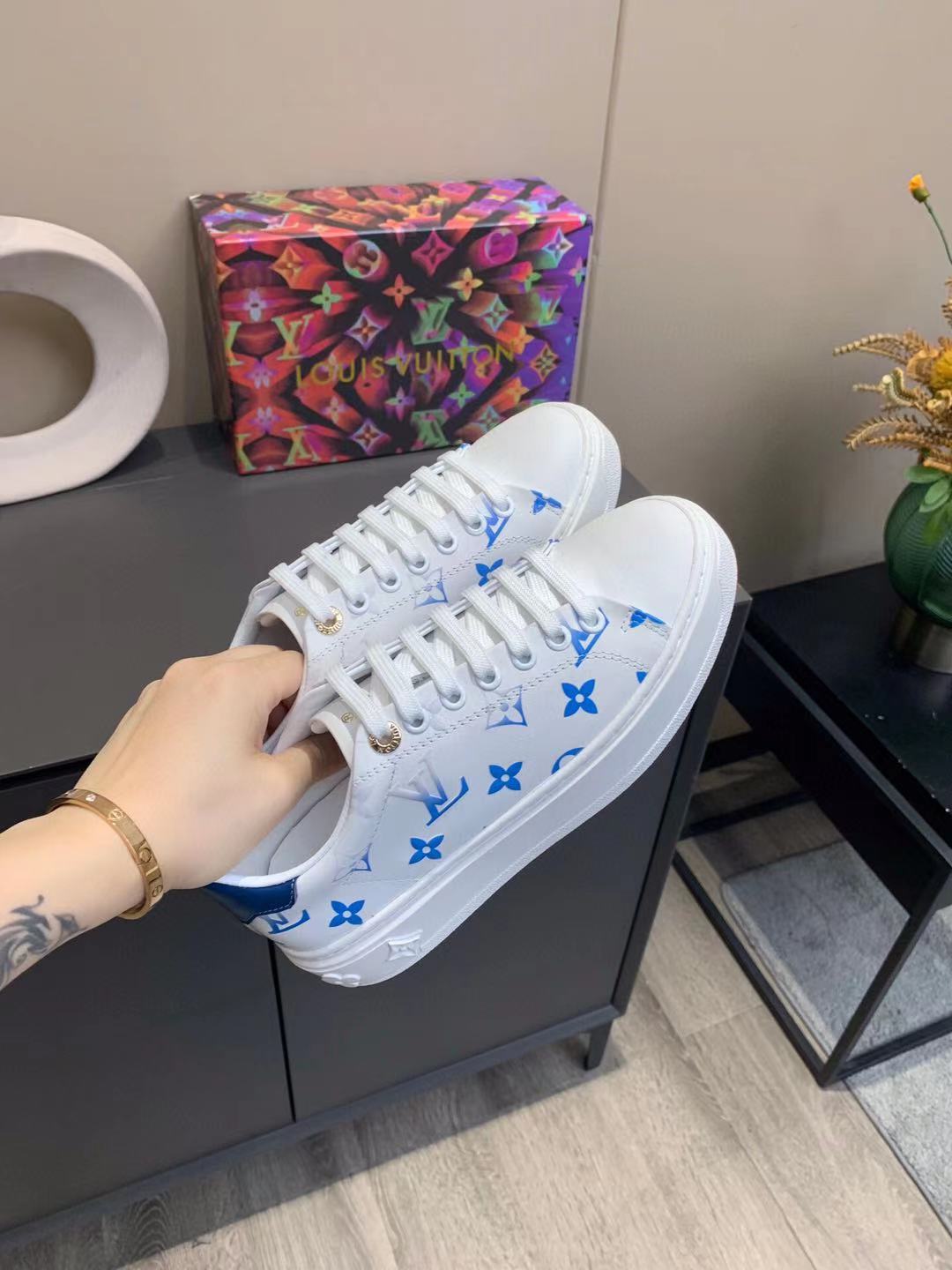 Louis Vuitton Women Sneakers