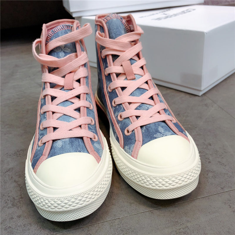 Louis Vuitton Women Sneakers