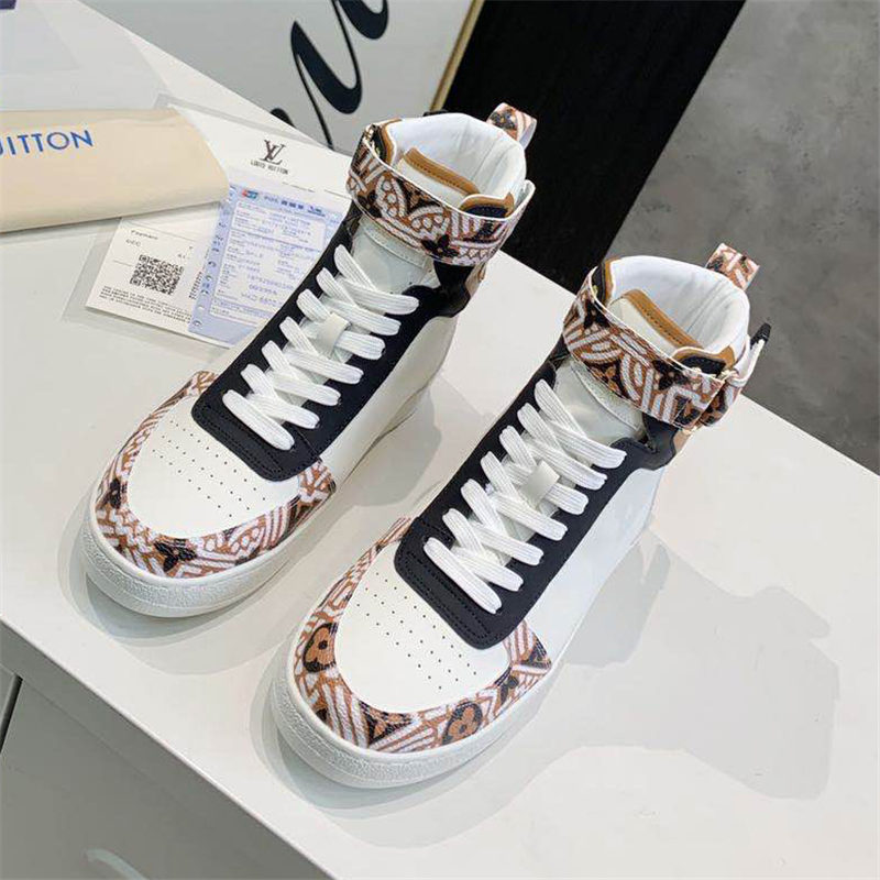 Louis Vuitton Women Sneakers