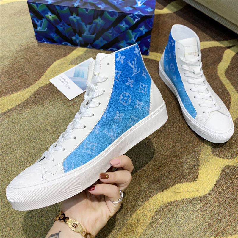 Louis Vuitton Men Sneakers