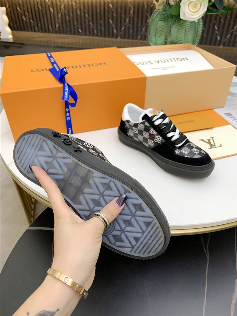 Louis Vuitton Men Women Sneakers