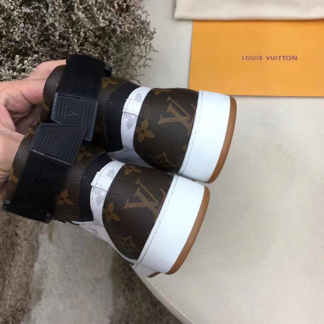 Louis Vuitton Men Women Sneakers