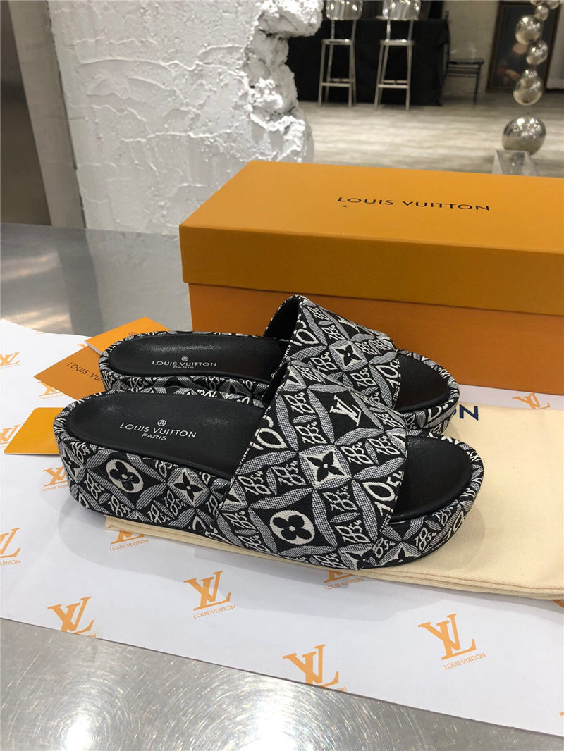 Louis Vuitton Women Mule