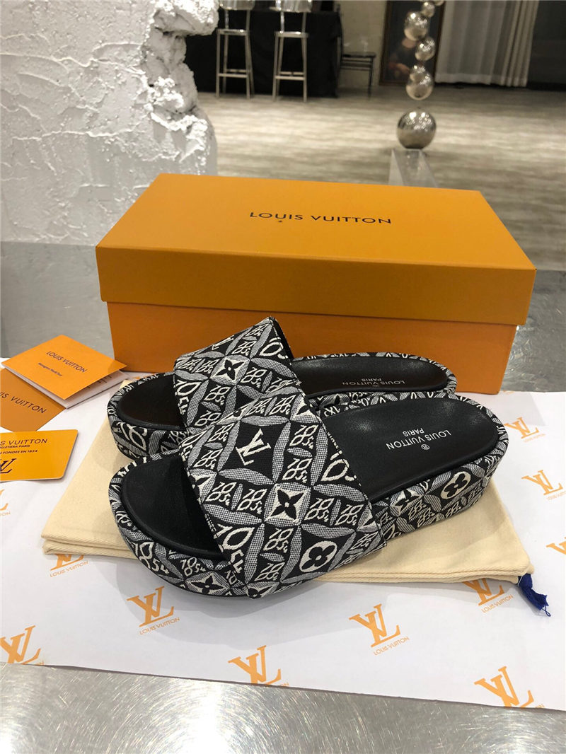 Louis Vuitton Women Mule