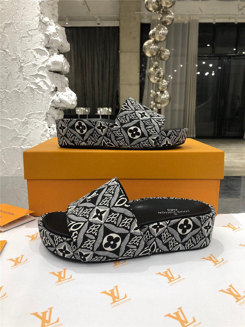 Louis Vuitton Women Mule