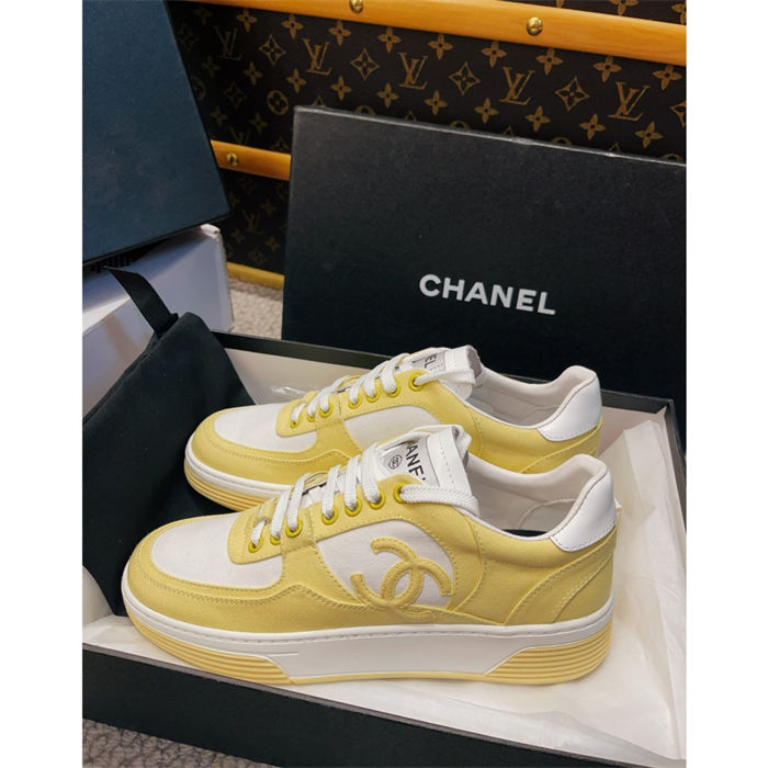 Chanel Women's Sneakers G46011