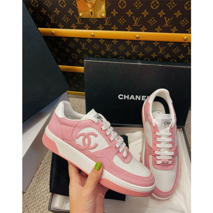 Chanel Women's Sneakers G46011