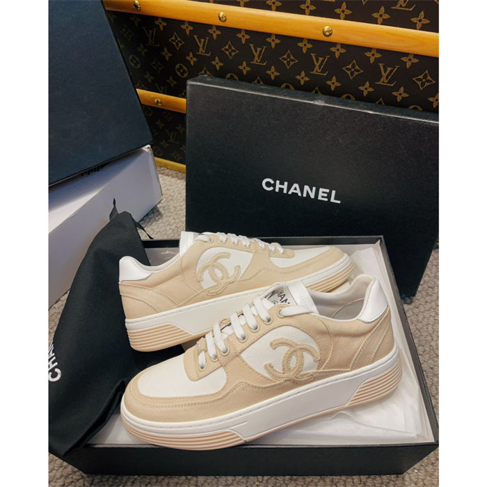 Chanel Women's Sneakers G46011