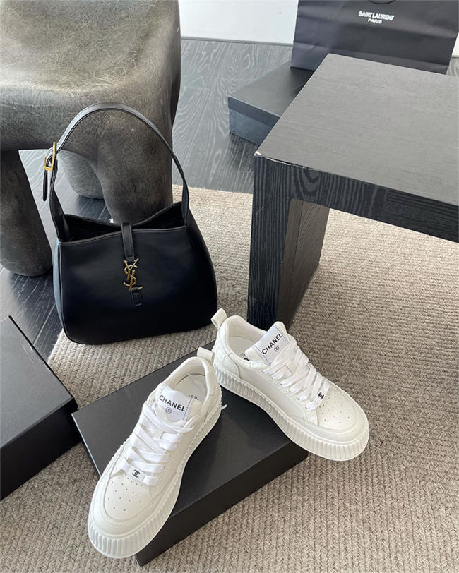 Chanel Women's Sneakers #33131