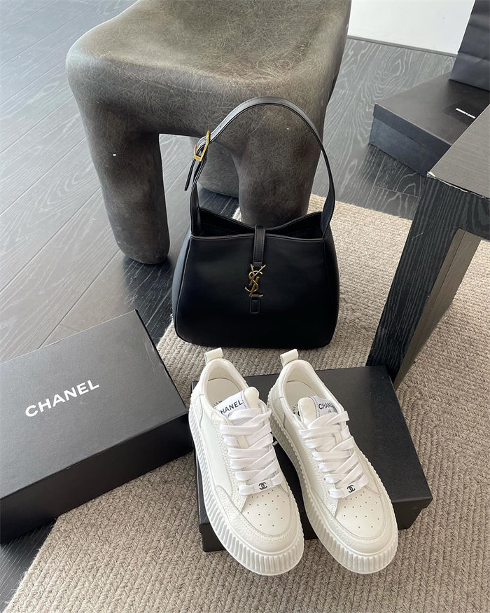 Chanel Women's Sneakers #33131