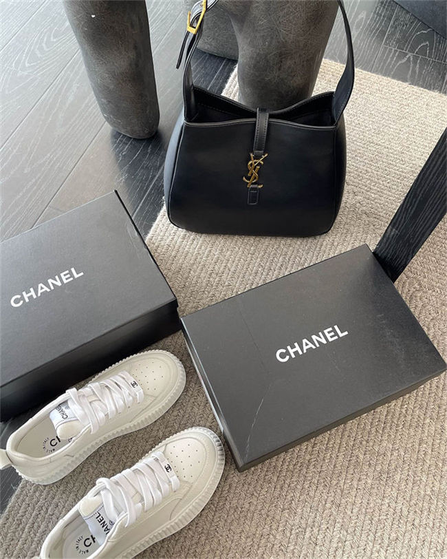 Chanel Women's Sneakers #33131