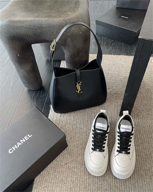 Chanel Women's Sneakers #33131