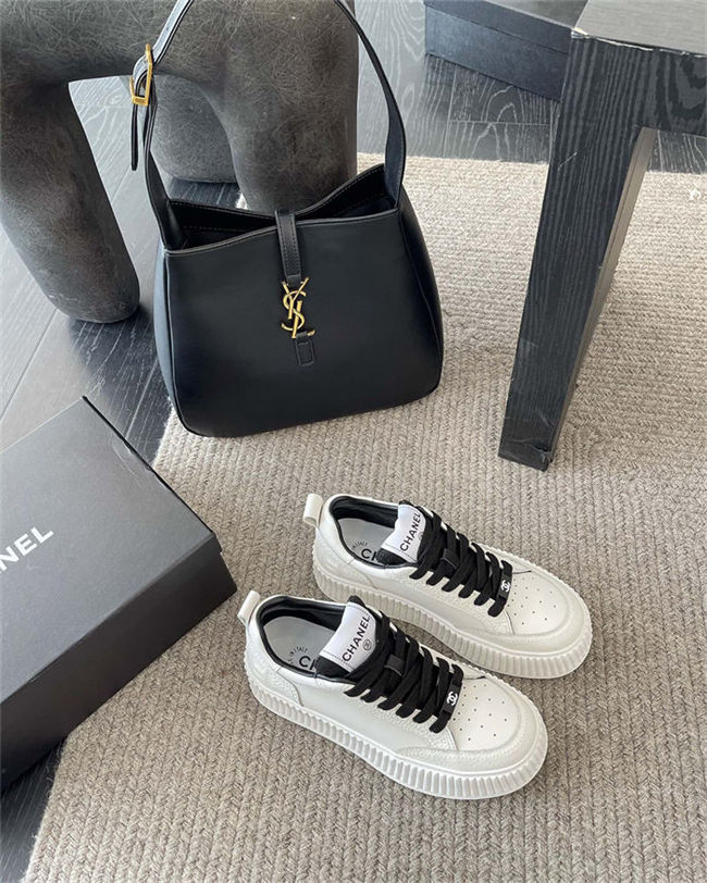 Chanel Women's Sneakers #33131