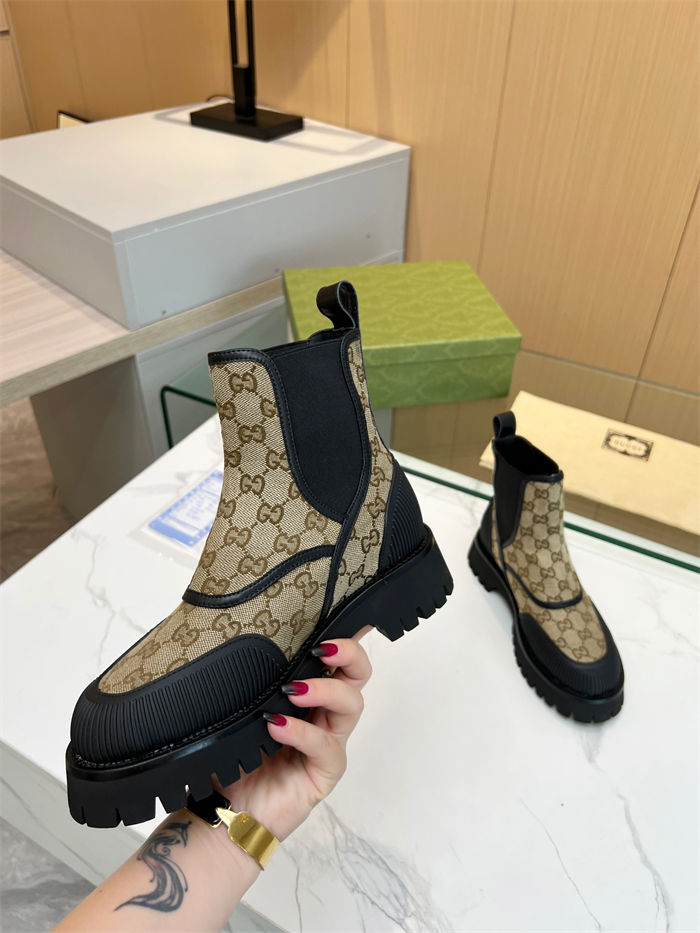 Gucci Ankle Boots Jumbo GG Elastic