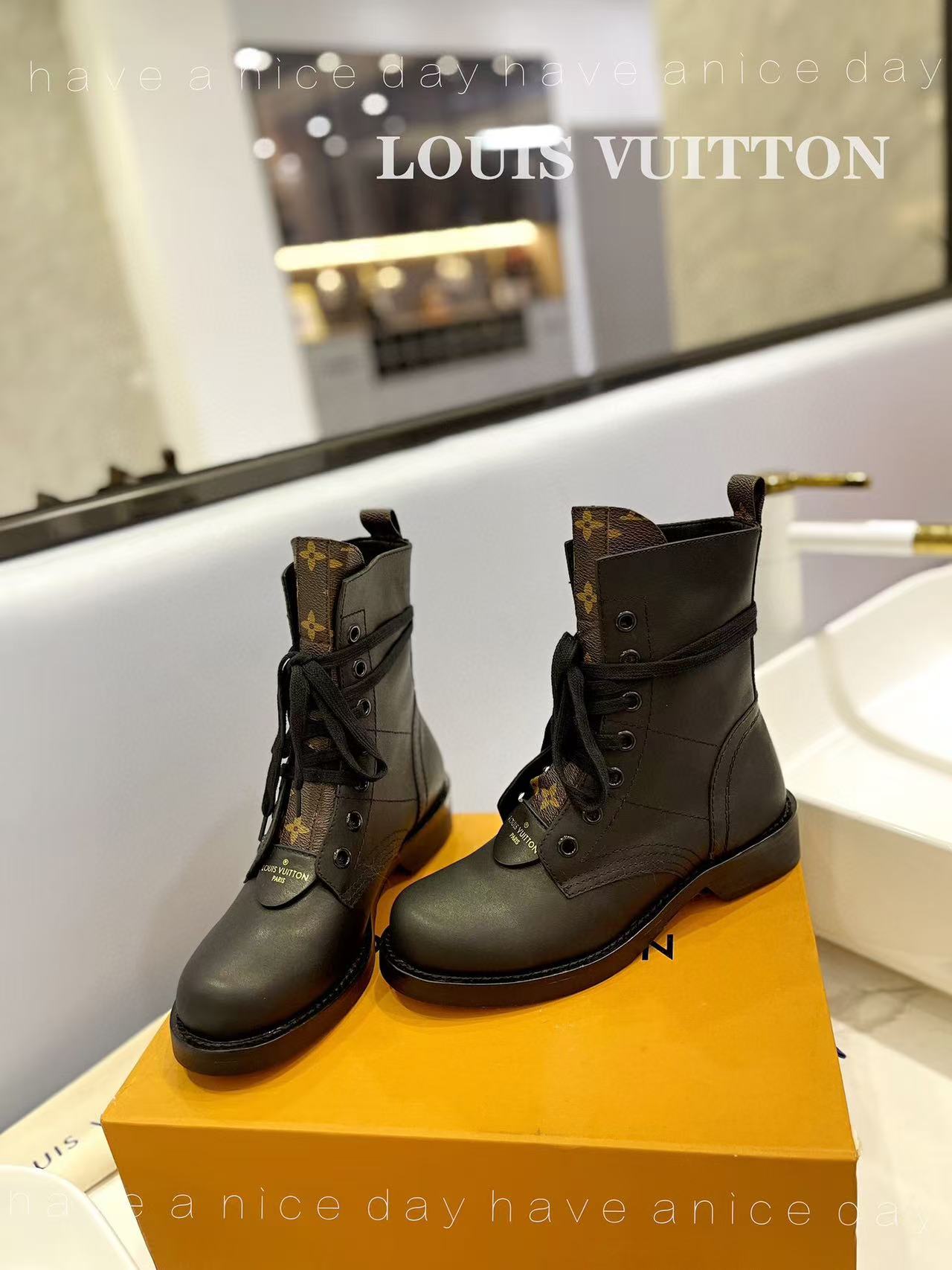 Louis Vuitton Metropolis Flat Ranger