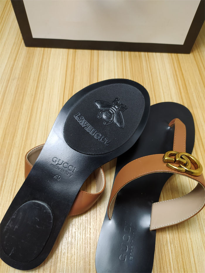 Gucci WOMEN'S THONG SANDAL WITH DOUBLE G