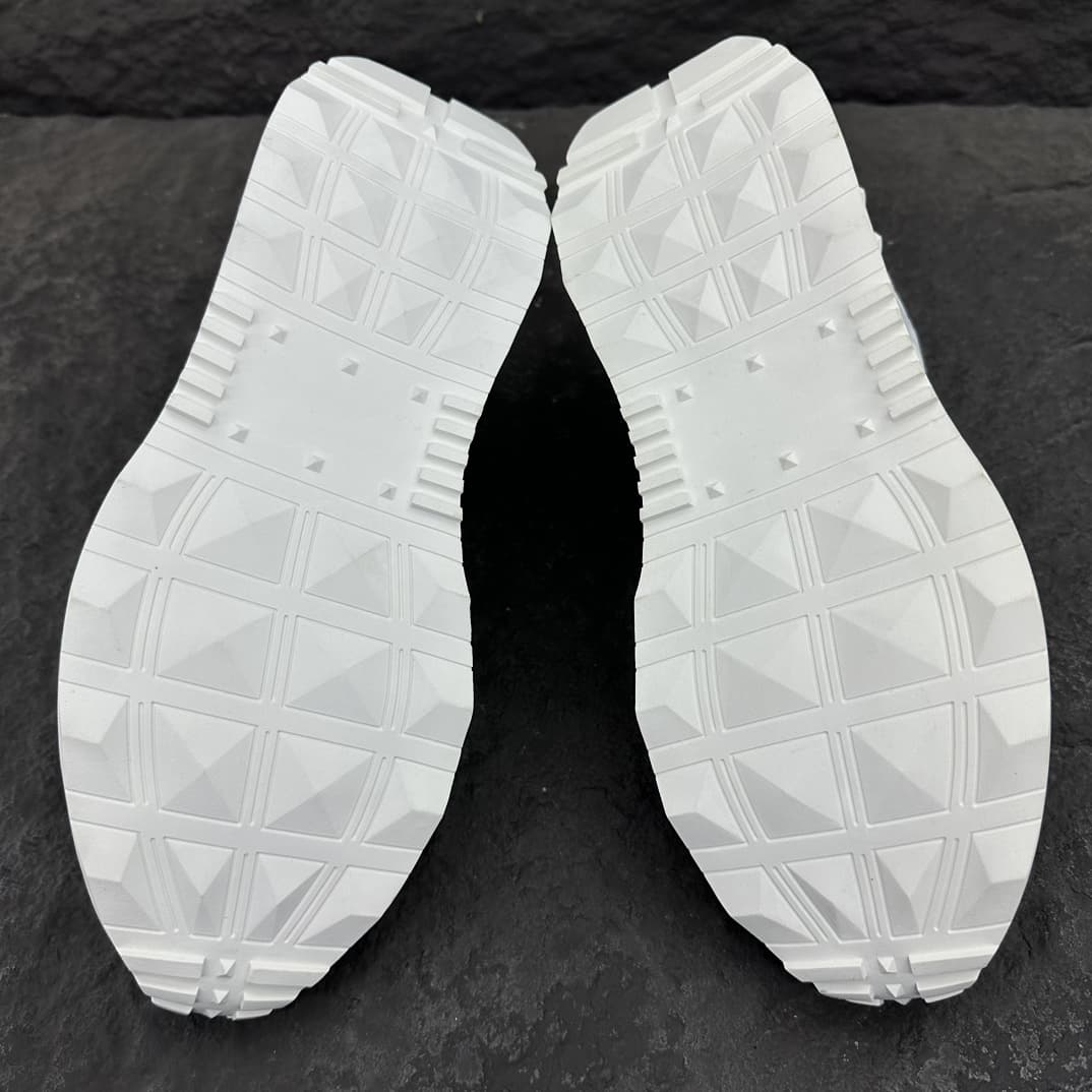 Valentino Garavani Lacerunner Sneakers