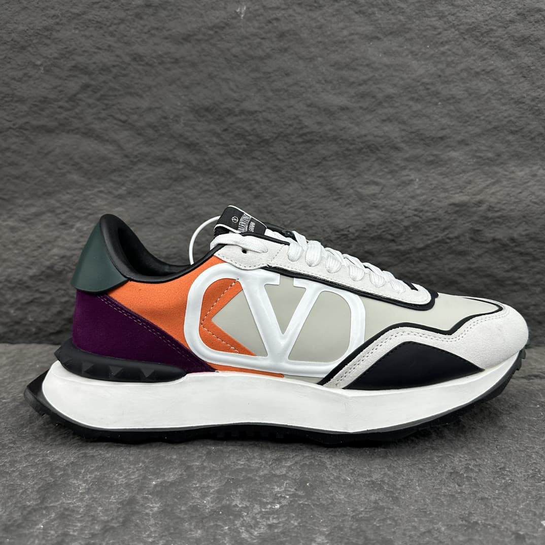 Valentino Garavani Lacerunner Sneakers