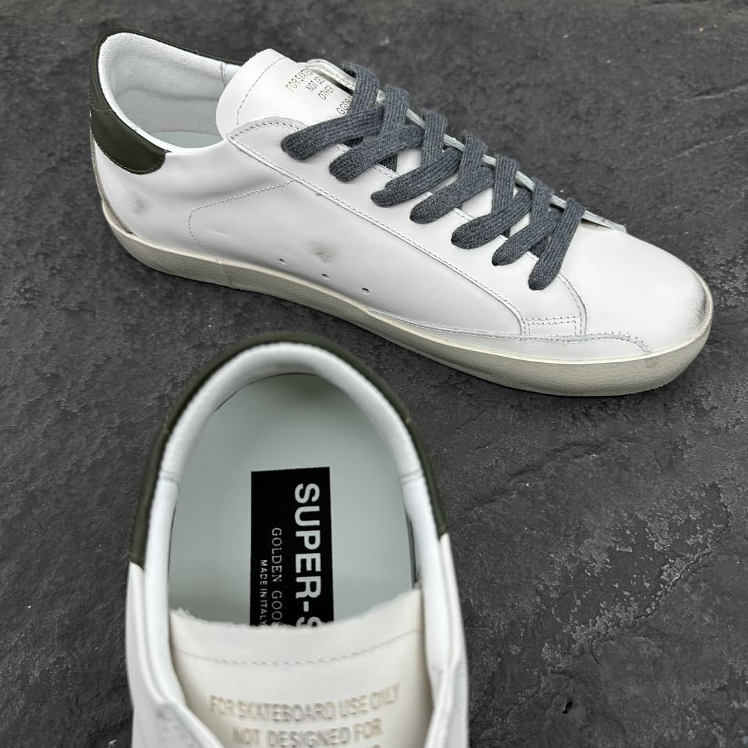 Golden Goose Sneakers